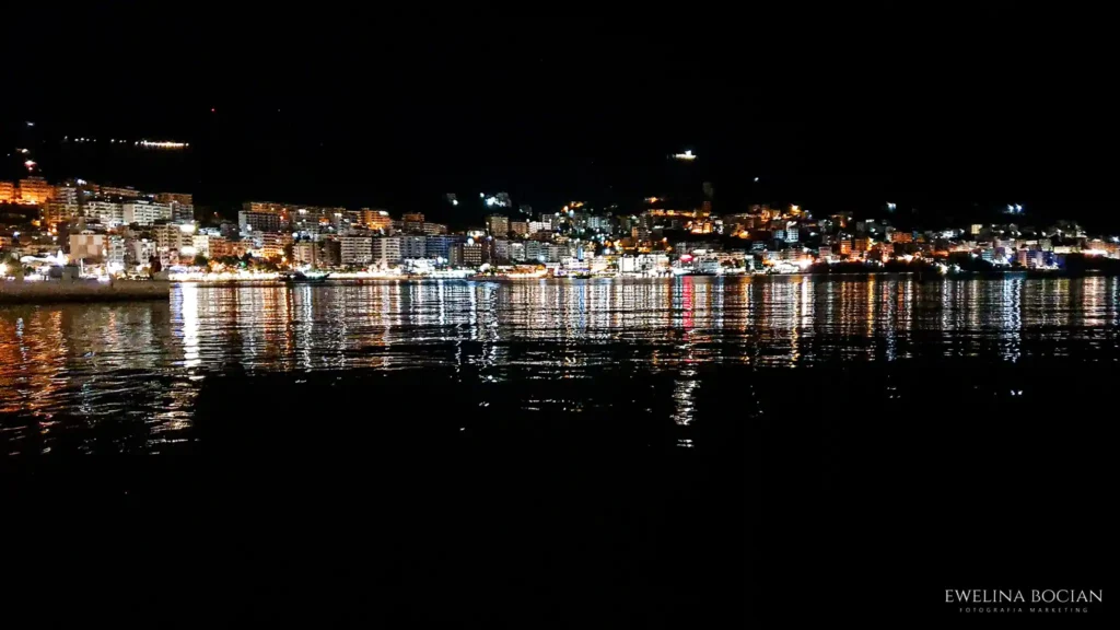 Saranda nocą