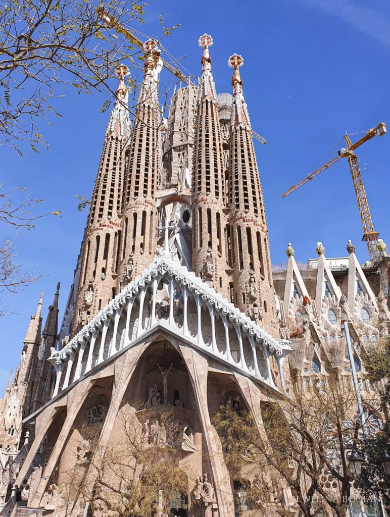 Sagrada Família Front