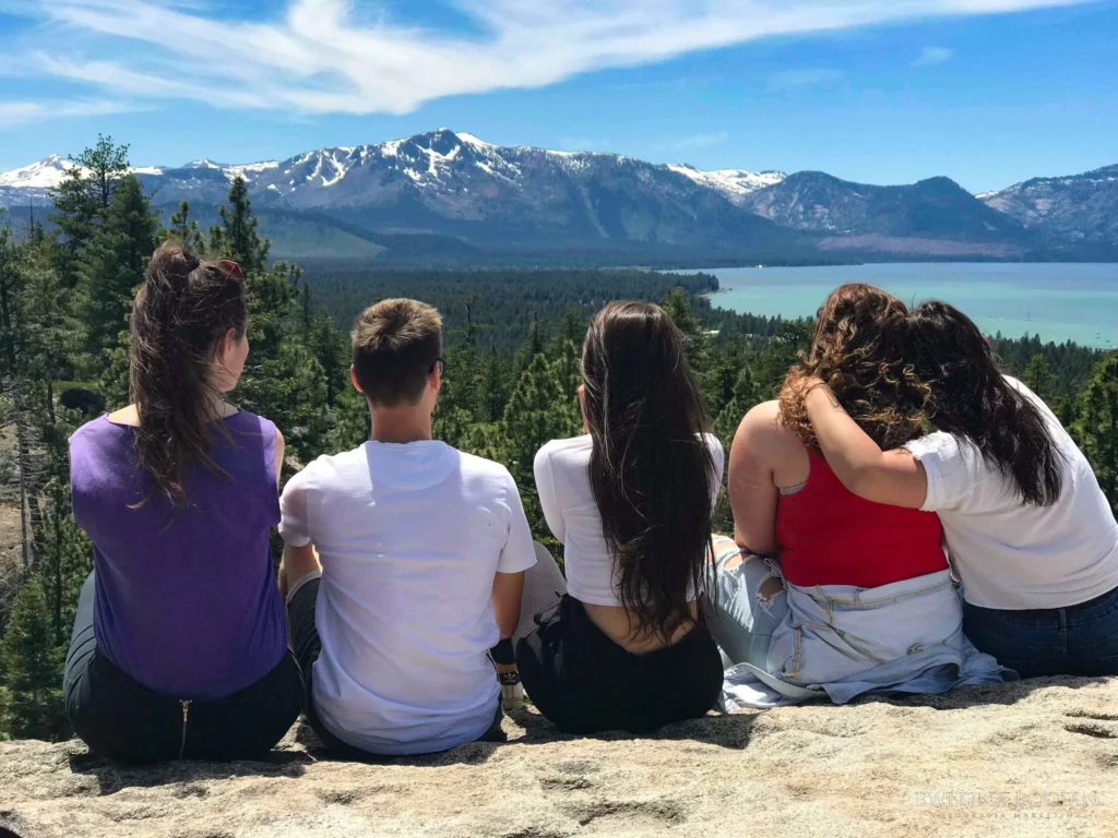 Patrzac z gory na South Lake Tahoe