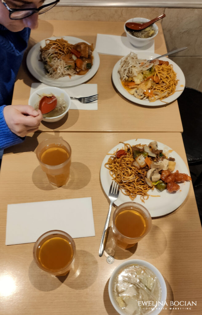 Po raz pierwszy kosztowanie prawdziwej, chińskiej kuchni