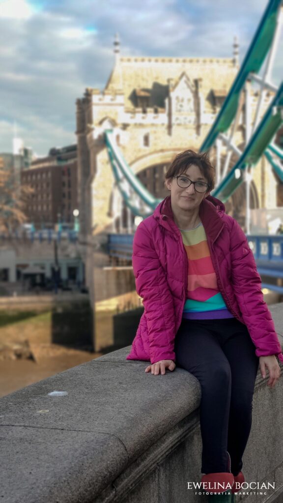 Olimpia na tle Tower Bridge