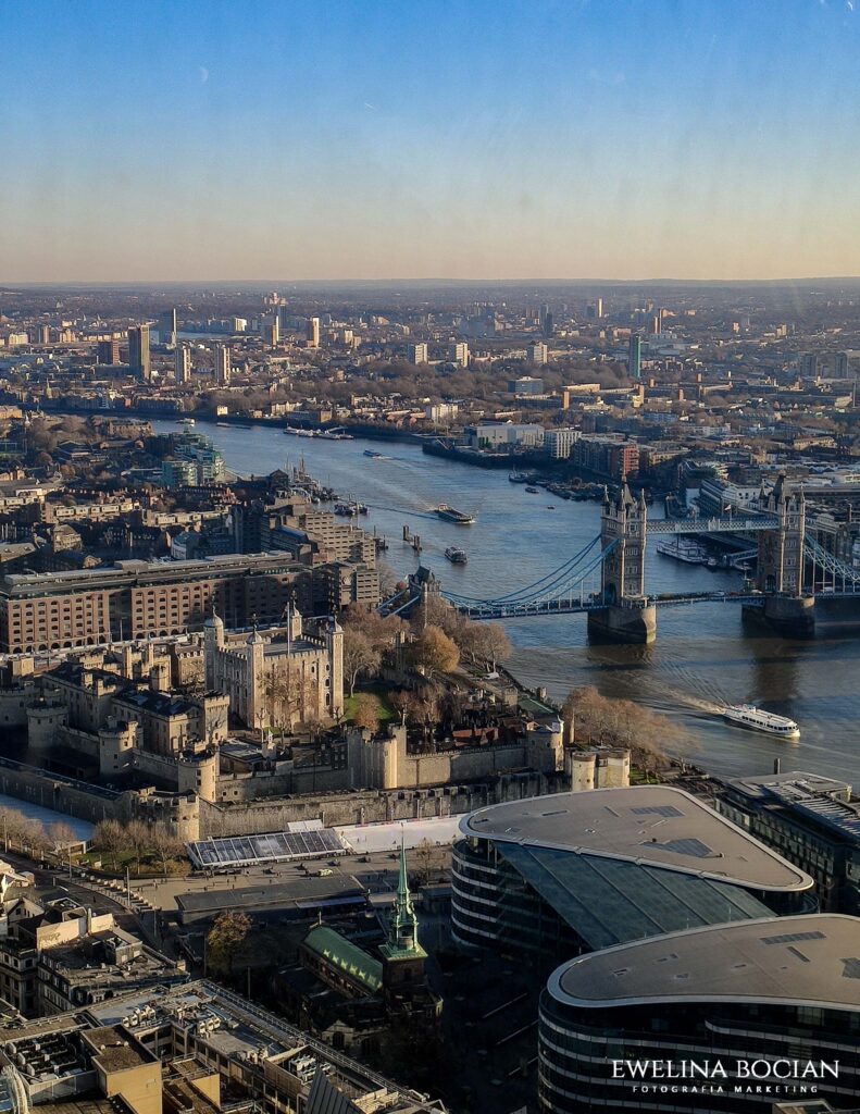 Londyn z góry, widok na Tower Bridge